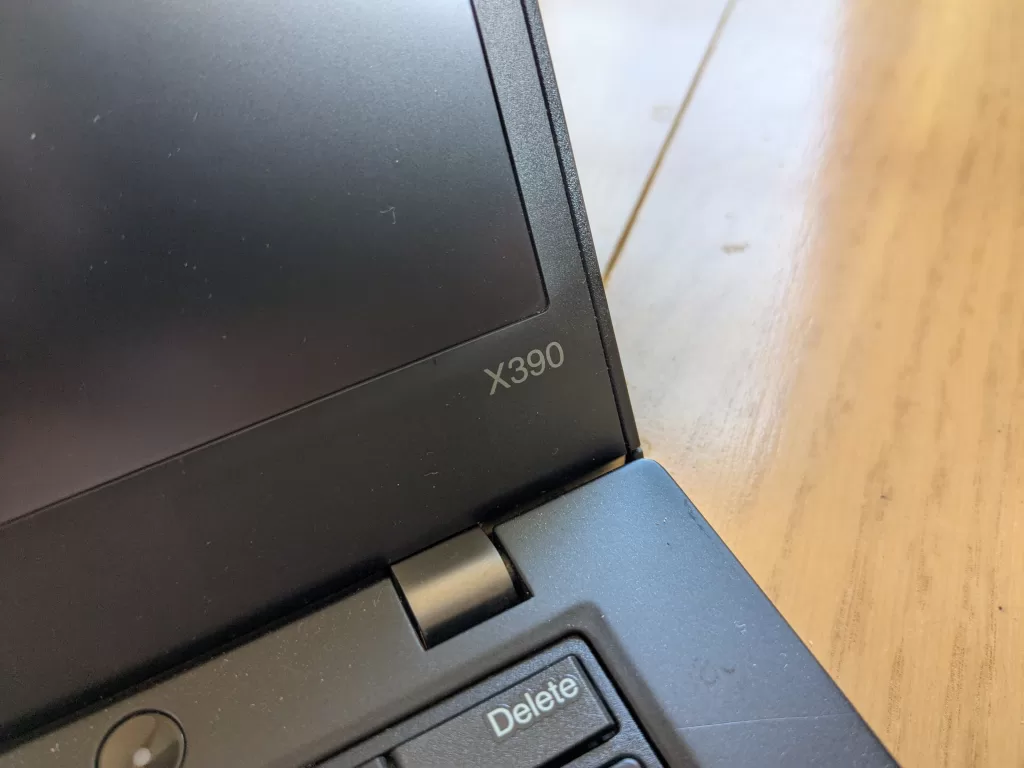 Thinkpad X390 のロゴマーク